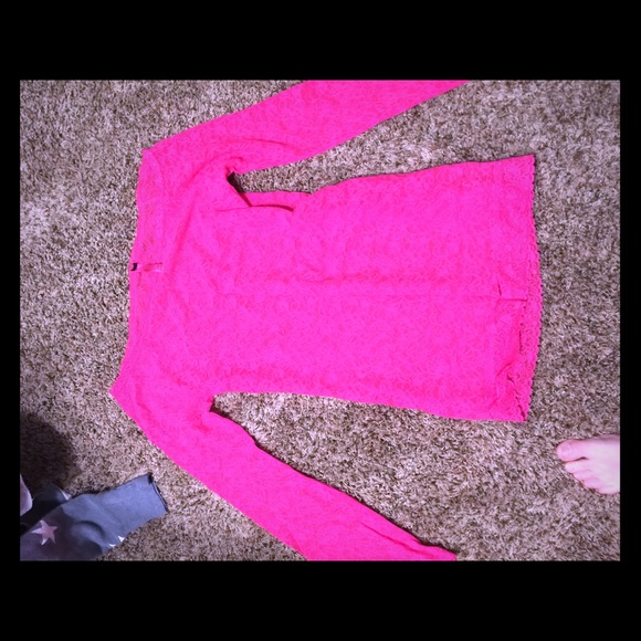 Lace vs - Picture 1 of 3